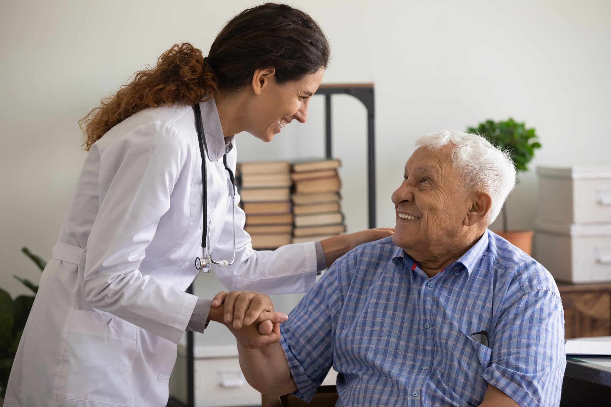 A senior adult visiting a primary care doctors who accept medicare